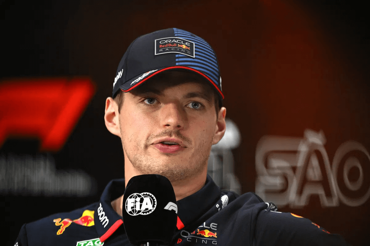 Verstappen Minimiza Pressão da F1 e Foca em “Aproveitar o Momento”