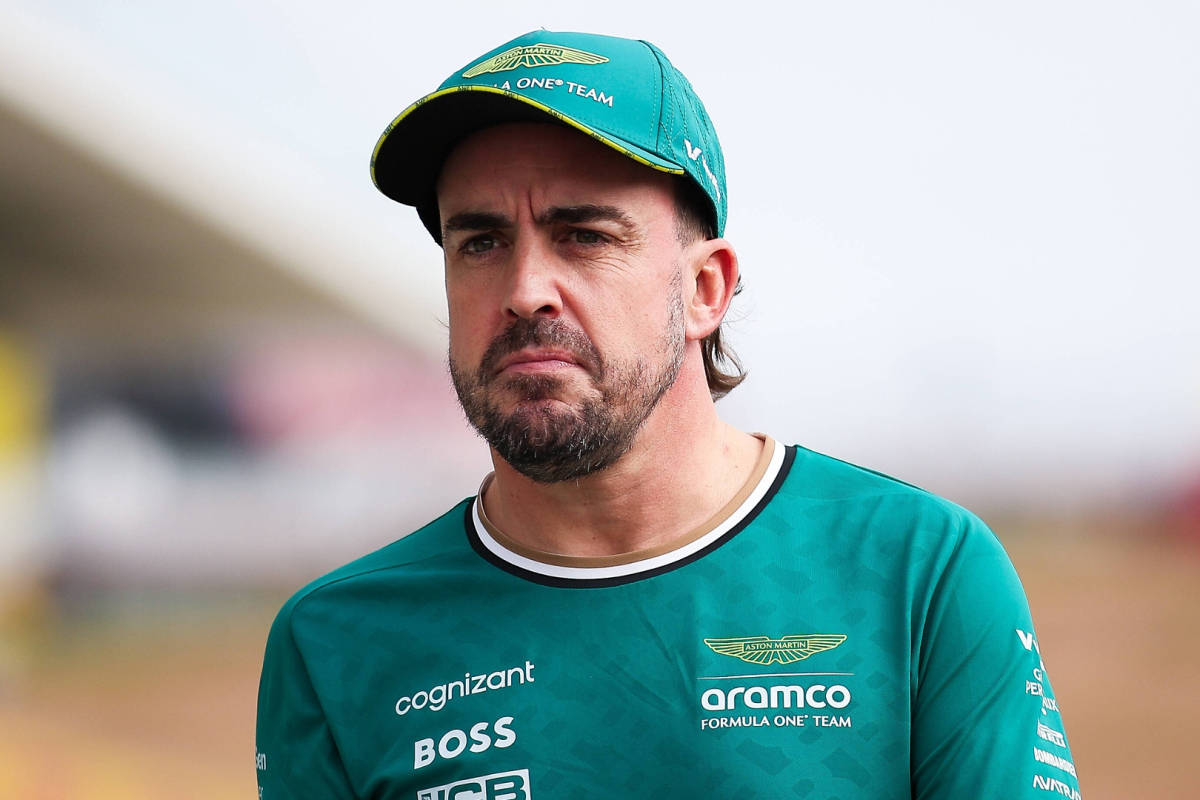 Alonso Aceita Desempenho Modesto da Aston Martin em 2025 e Mira 2026