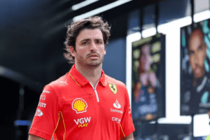 Carlos Sainz desabafa sobre saída da Ferrari: "Fui sacrificado por Hamilton"